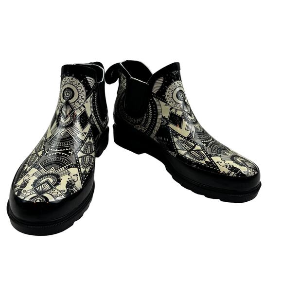 Sak Roots Boho Fun Garden Black White Rhyme Short Rain Boots Women's Size 7 - Picture 1 of 9